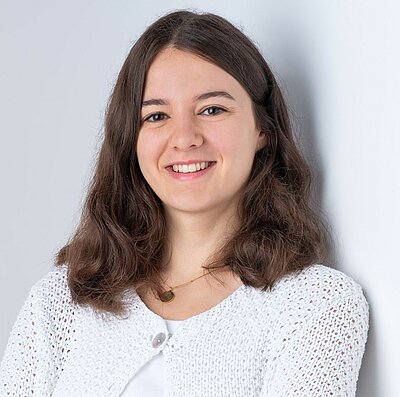 Mia – Referent bei der REConf 2026